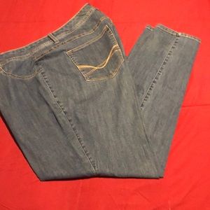 Woman Signature fit denim jeans